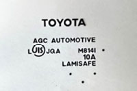 国産車の純正フロントガラス